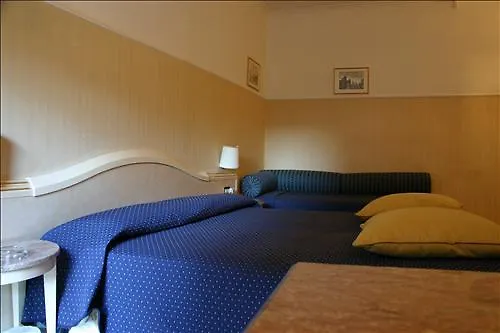 Hotel Metropolitan 4*