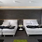 Ξενοδοχείο Metropolitan 4*