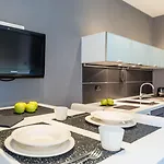 Ξενοδοχείο Metropolitan 4*