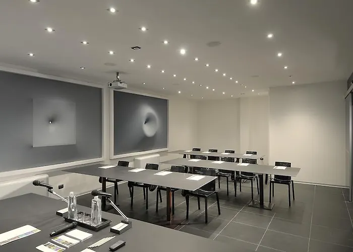 Hotel Metropolitan 4*