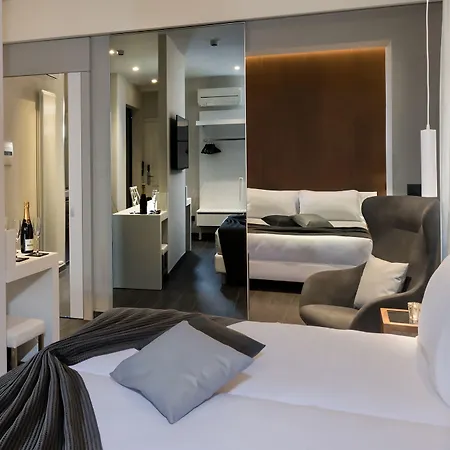 Metropolitan Hotel 4*