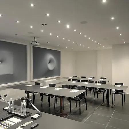 Hotel Metropolitan 4*