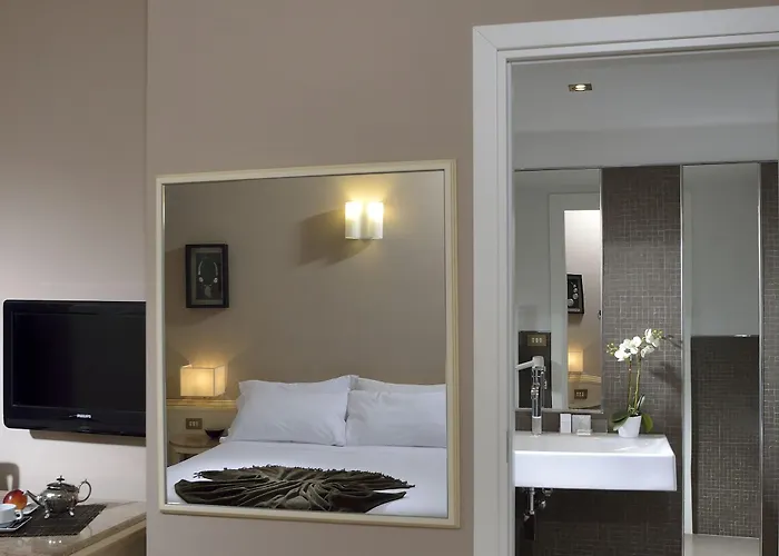 Metropolitan Hotel 4*