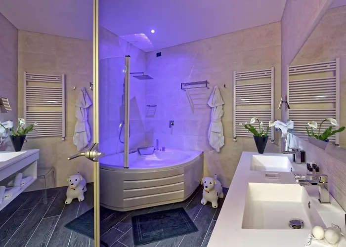 Metropolitan Hotel 4*