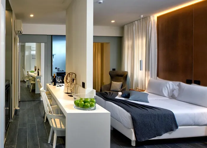 Metropolitan Hotel 4*