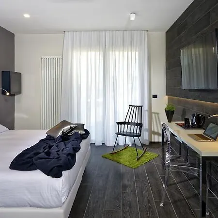 Hotel Metropolitan 4*